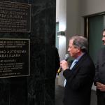 Mtro. Jaime Reyes Robles Secretario de Innovación, Ciencia y Tecnología develó una placa por motivo de los 80 años de la UAG