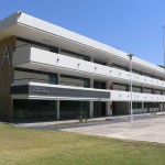 El edificio está equipado con la tecnología más moderna.