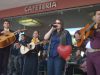 uag-en-ciudad-universitaria-los-alumnos-se-animaron-a-cantar-con-el-mariachi